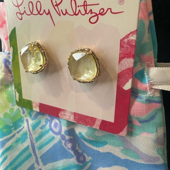 NWT Lilly Pulitzer Stud Earrings -Resort White - Picture 3 of 6